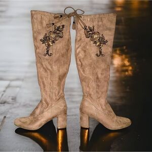 Nicole Boots l  Over-the-knee Suede Boots amazing embroidery l Vintage  7.5 EUC